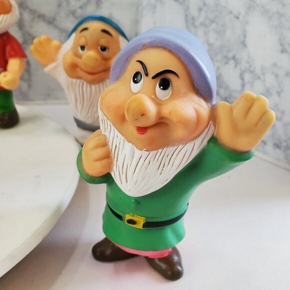 VINTAGE Snow White Seven Dwarfs Set Rubber Squeaky Toys Figure Made In Hong Kong - Picture 10 of 12